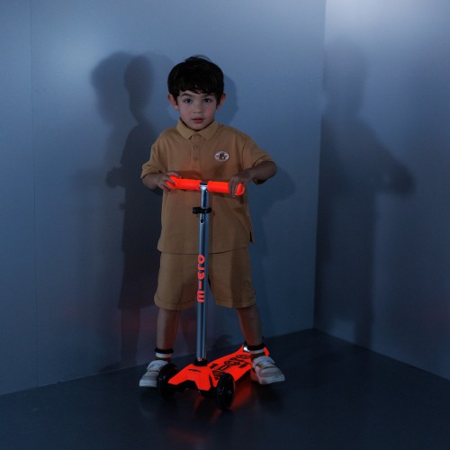 Самокат Micro серии Maxi Deluxe Glow LED - Красная аура (Micro)