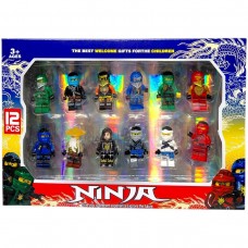 Фігурки зі зброєю 