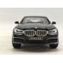 Машина "BMW 750", чорна