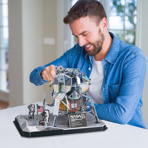 Трехмерная головоломка-конструктор NASA Лунный модуль Орел миссии Аполлон-11 (Cubic Fun) Трехмерная головоломка-конструктор NASA Лунный модуль Орел миссии Аполлон-11 (Cubic Fun)