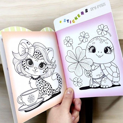 Розмальовка з наліпками 13,5х19 см (Art studio of Happiness) Розмальовка з наліпками 13,5х19 см (Art studio of Happiness)