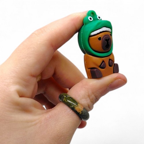 Фигурка-сюрприз с карточками "Капибара" (микс видов) (MiC)