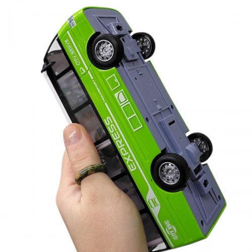 Машина инерционная, озвучена, со светом (в коробке 23x9x12 см) (YG Toys)