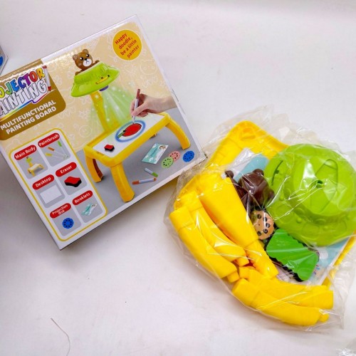 Столик з проєктором на батарейках, герой, підсвітка, диски, фломастери, в коробці (MiC)