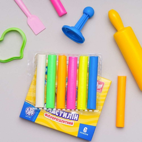 Пластилін флуоресцентний 6 кольорів (школярик)
