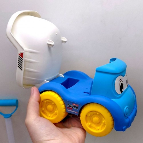 Песочный набор (размер самосвала 16.5х11.х13 см, высота ведра 10 см, грабли, сито, 4 лопатки, 11 формочек) в сетке (MiC)