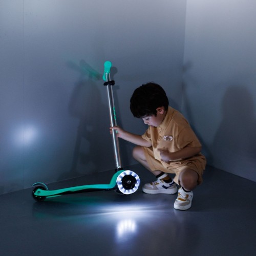 Самокат Micro серії Maxi Deluxe Glow LED – Желейний зелений (Micro)