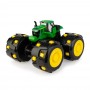John Deere: трактор Monster Treads с большими шипованными колесами (John Deere)